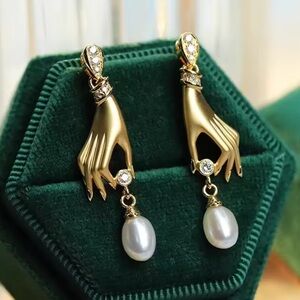 Elegant Gold and Pearl Drop Earrings